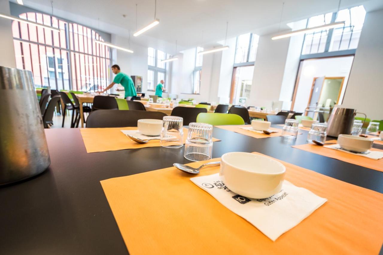 Hi Liege Hostel Bagian luar foto