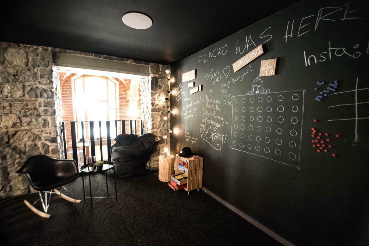 Hi Liege Hostel Bagian luar foto